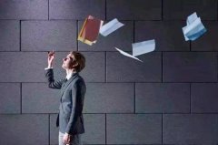 工作中断期间如果不想断社保怎么办？