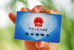 企业自己缴纳社保还是代缴社保好？