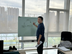 展劳务派遣员工培训，压实服务首问责任制